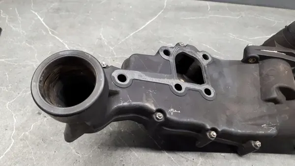 Carcasa de termostato Peugeot 406 Lift 2.0 HDI image 2