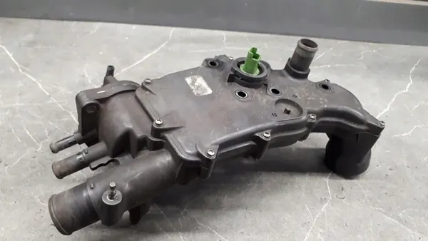 Carcasa de termostato Peugeot 406 Lift 2.0 HDI image 6