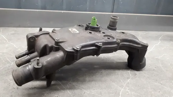 Carcasa de termostato Peugeot 406 Lift 2.0 HDI image 7