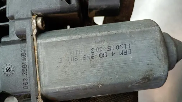 Vasemmalla etuikkunamoottori Audi A6 C5 4B0959801E image 4