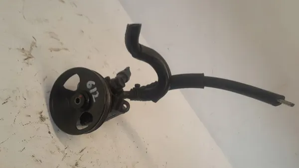 Nissan Primera P11 1.8 16V servostyrpump OEM image 2