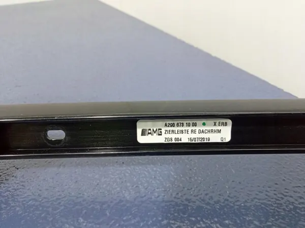 Mercedes AMG GT 4 Puertas Rail Techo Derecho OEM A2906731000 image 5