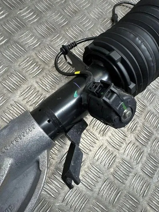 Amortisseur avant pneumatique droit BMW X7 G07 2023 image 4