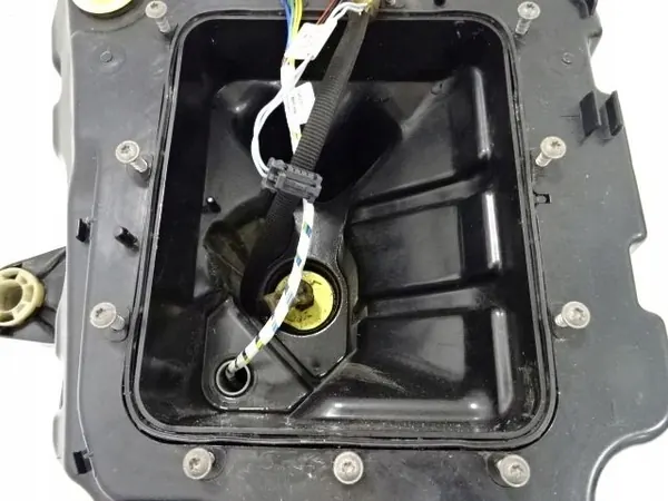 Tanque AdBlue OEM 9818531680 para Peugeot Partner III image 9