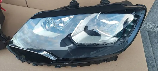 Conjunto de Faróis Dianteiros Volkswagen Sharan 7N1 OEM 7N1941751B image 4