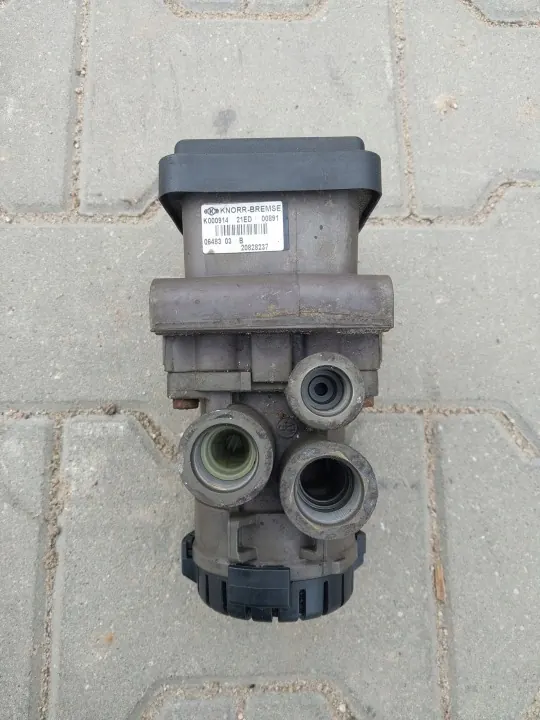 EBS Modulaattoriventtiili Etu Volvo FL FE Renault Midlum DXI 20828237 image 2