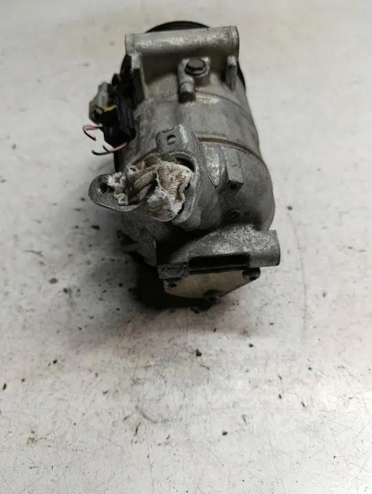 Renault Captur Ilmastointikompressori OEM 926000734RS5 image 4