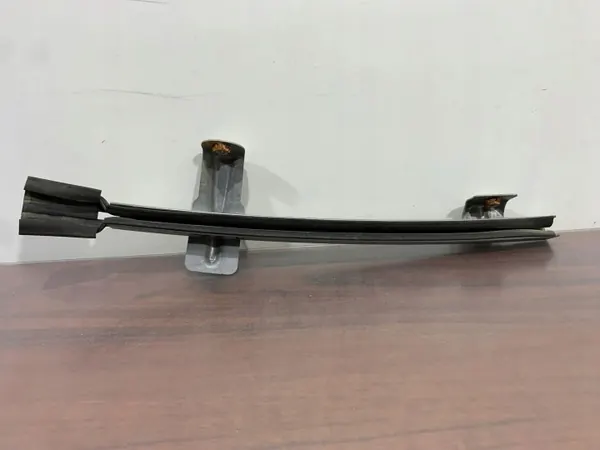 Guide de vitre arrière Mitsubishi Outlander IV OEM FBZ27466 image 2