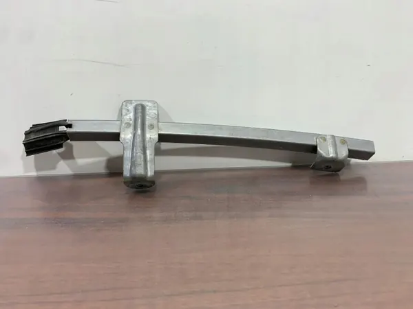 Guide de vitre arrière Mitsubishi Outlander IV OEM FBZ27466 image 3