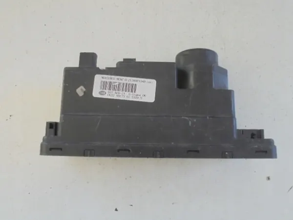 Mercedes W210 central låspump OEM 2088000548 image 2