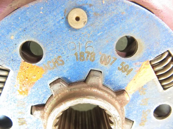 Sachs kaksiosainen vauhtipyörä image 9