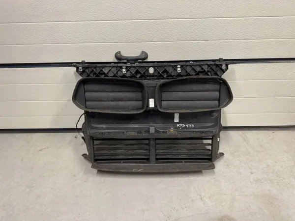 BMW X2 F39 Ilmakanavan säleikkö OEM 5174112520KPD133 image 2