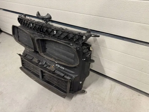 BMW X2 F39 Ilmakanavan säleikkö OEM 5174112520KPD133 image 3