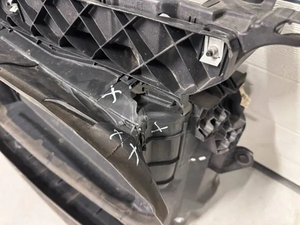 BMW X2 F39 Ilmakanavan säleikkö OEM 5174112520KPD133 image 4