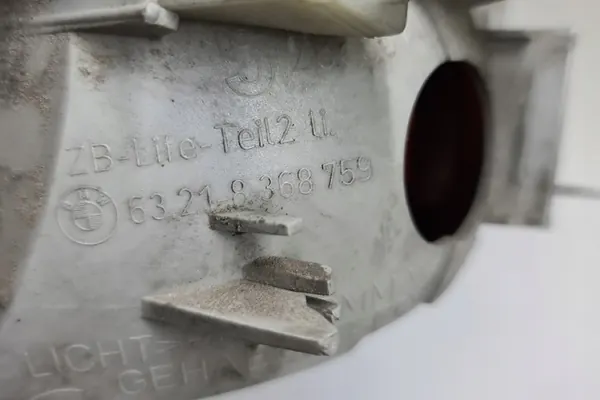 Lámpara de maletero izquierda BMW 3 (E46) 2000 image 2