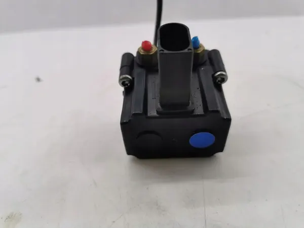 BMW X5 E70 2010 Bloco de válvula de suspensão pneumática traseira AMD108708 image 4