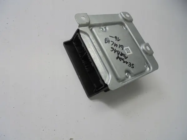 OEM LJ8T-14G647-CP Audioversterker voor Ford Mustang Mach-E image 3