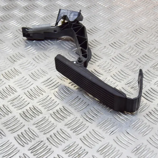 Kaasupoljin OEM 1293010382 Mercedes-Benz CLK:lle image 3