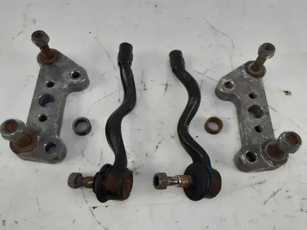 BMW E36 Ohjauspäät OEM 1084484887 image 4
