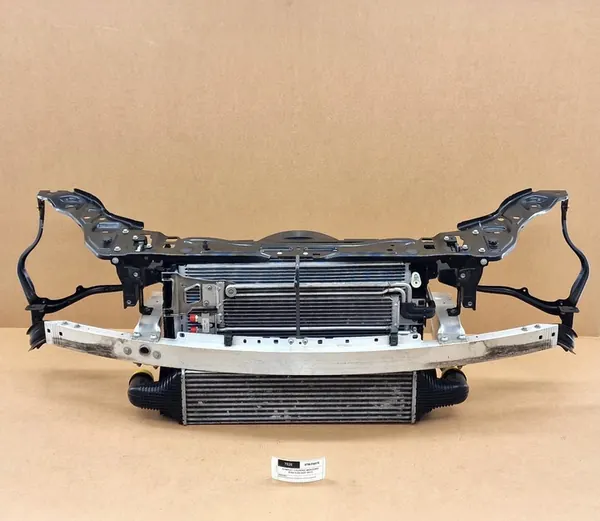 Voorkoeler Mercedes W212 C207 CLS C218 image 4