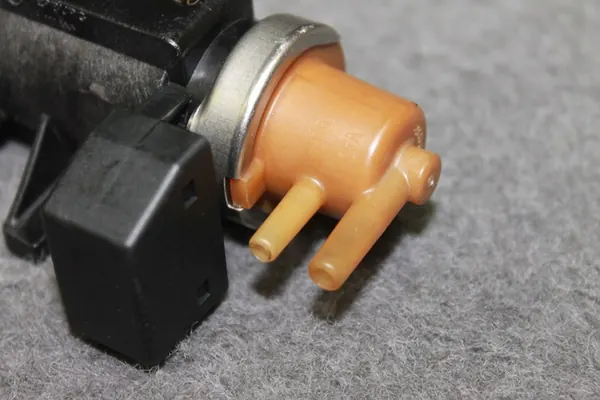 BMW F01 F02 X6 E71 N54B30A Turboventil - 7595375 image 3