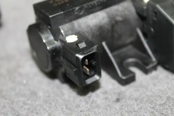 BMW F01 F02 X6 E71 N54B30A Turboventil - 7595375 image 4