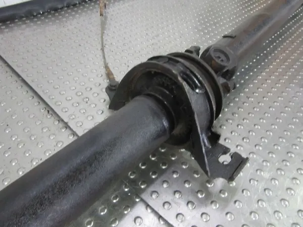 Ford Escape II 2.5i 2010 Drivaxel Automat image 3