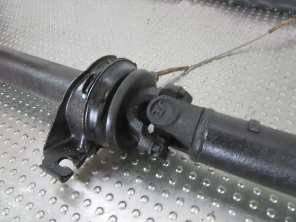 Ford Escape II 2.5i 2010 Drivaxel Automat image 4