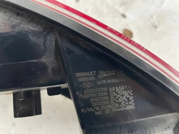 Lámpara trasera izquierda del parachoques Renault Captur II 265855239R image 3