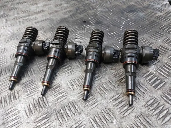 Audi OE 038130073AR injecteur pompe image 2