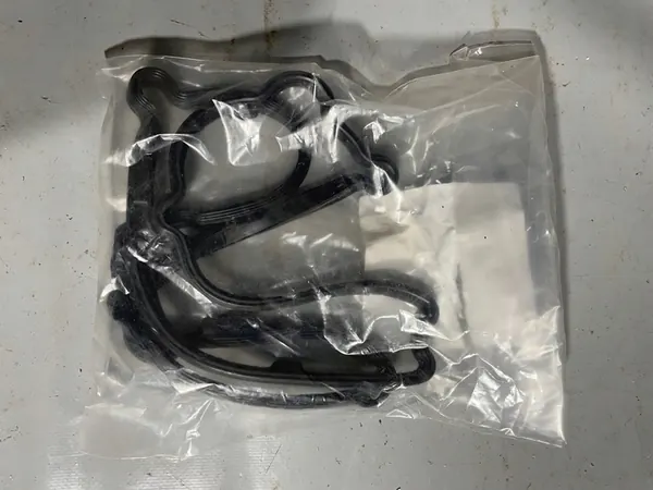 Joint de couvercle de soupape VW 04L103483 image 2