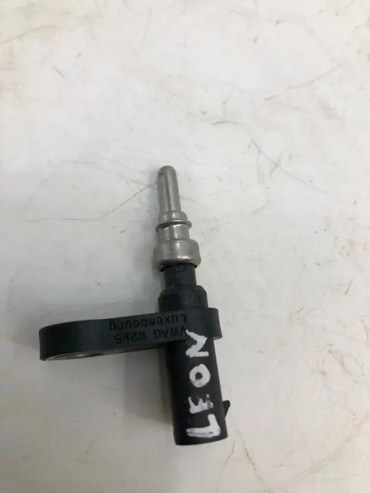 OEM 05E919501 Coolant Temp Sensor for SEAT LEON image 2