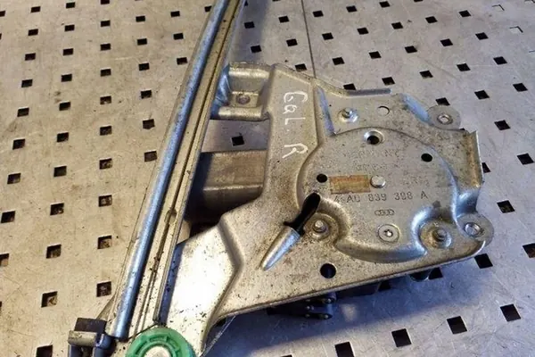 Elevador de vidro traseiro direito AUDI A6 AVANT 4A0959801C image 2