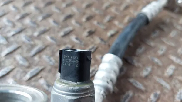 BMW 5 G30 G31 2019 Ilmastointiputket OEM 9324798 image 4