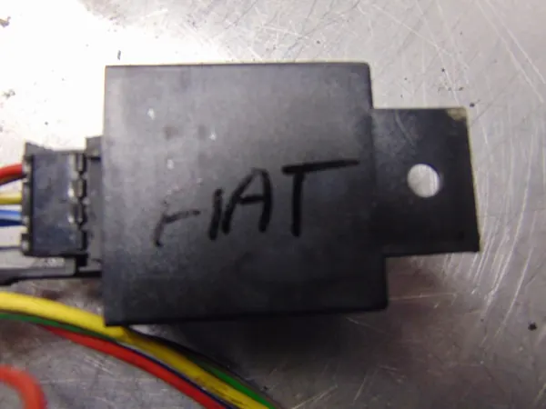 Module attelage OEM UN-05 8 broches Fiat Stilo image 6