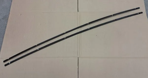 Skoda Octavia fönsterlist set OEM 5E3854541 5E3854542 image 2