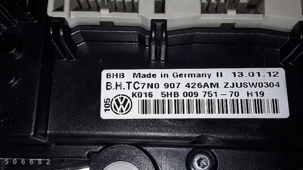 Module de contrôle AC VW Touran OEM 5HB009751 image 3