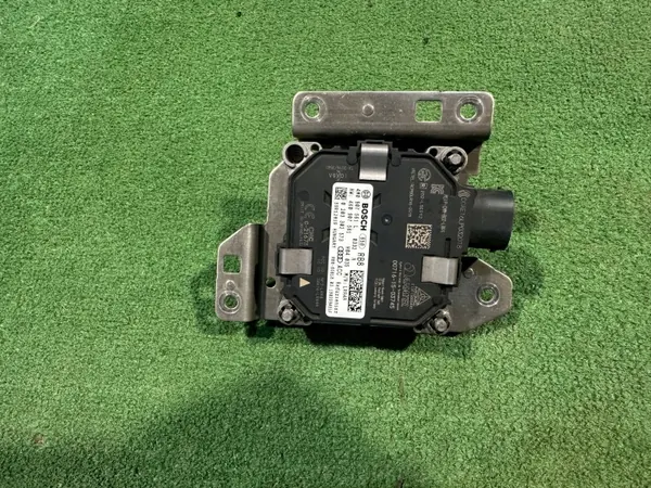 Audi Q7 4M0 ACC Radarsensor OEM 4M0907561L image 5