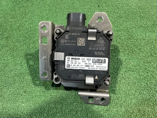 Audi Q7 4M0 ACC Radarsensor OEM 4M0907561L image 6