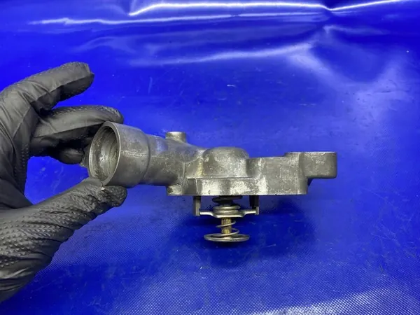 Carcasa de termostato Opel Antara Chevrolet Captiva 3.2 V6 image 4