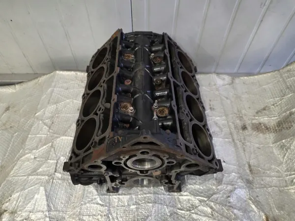 Bloque motor Dodge 5.7 HEMI V8 OEM 53021318 image 2