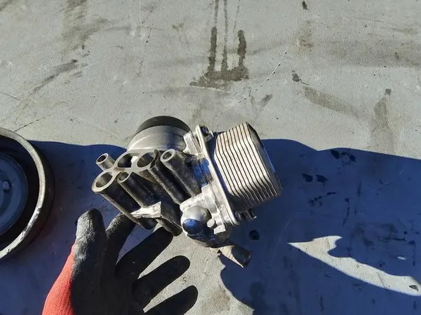 Oljefilterbas 2.2 HDI TDCI Euro 5 Transit Boxer Jumper image 2