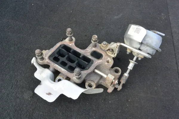 Mazda OE PY8V13450G - Käytetty alkuperäinen osa image 2