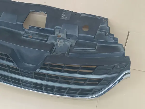 RENAULT TRAFIC III LIFT Grill 2019 - 2021 image 3