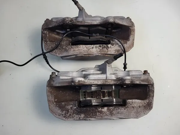 Jarrusatula ja Palat Mercedes Etu Vasen A0114219398 image 10