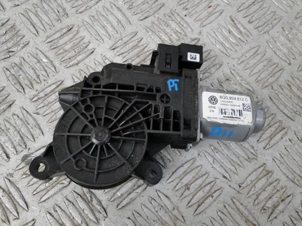 VW Polo IV Höger Bak Motorfäste OEM 6Q0959812C image 2