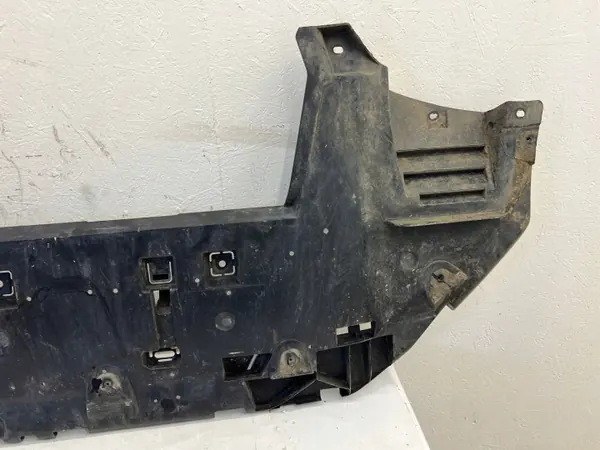Cobertura placa para-choques dianteira OEM 9808501880 - Usado image 4