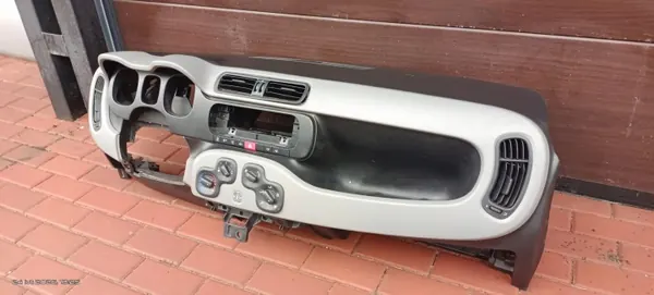 Fiat Panda III dashboard airbag OEM 07356804250 image 4