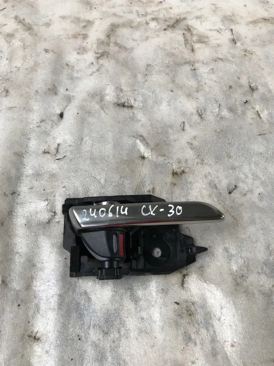 Poignée intérieure avant droite Mazda CX-30 OEM V8392RH image 2