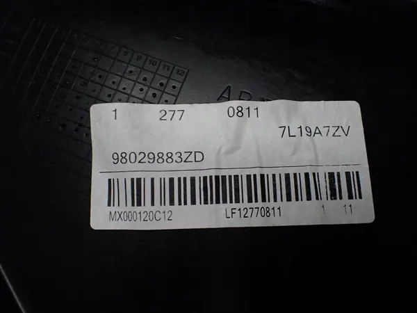 Revestimento do painel da porta dianteira esquerda Peugeot 2008 I 17 OEM image 4